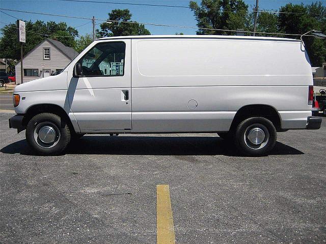 2002 FORD E250 Springfield Missouri Photo #0126977A