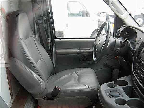 2005 FORD E350 Kansas City Kansas Photo #0127636A