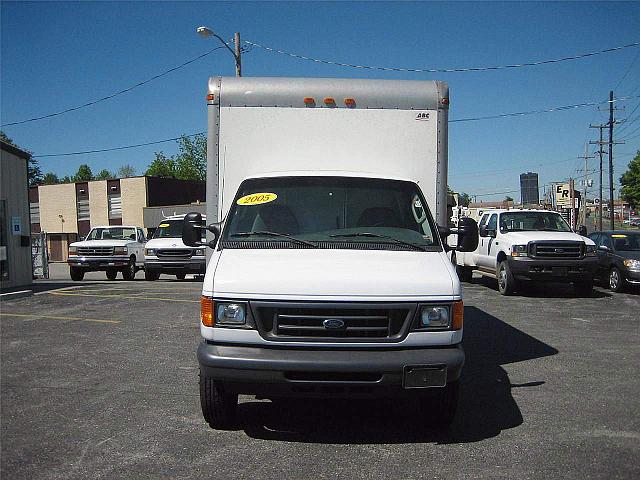 2005 FORD E350 Springfield Missouri Photo #0127912A