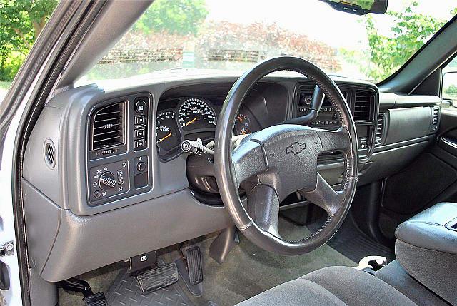 2004 CHEVROLET SILVERADO 1500 LS Branford Connecticut Photo #0129210A