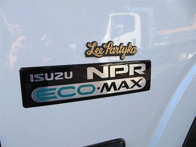 2011 ISUZU NPR ECO MAX Hamden Connecticut Photo #0129975A