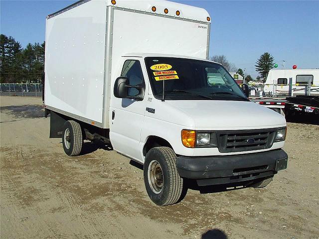 2005 FORD E350 Rochester New Hampshire Photo #0129989A