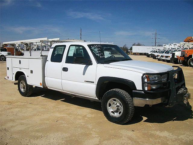 2004 CHEVROLET 2500HD Rockford Illinois Photo #0130278A