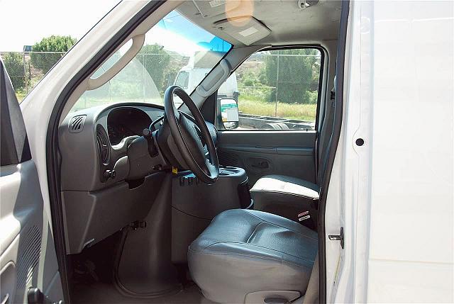 2005 FORD E350 Fresno California Photo #0130396A