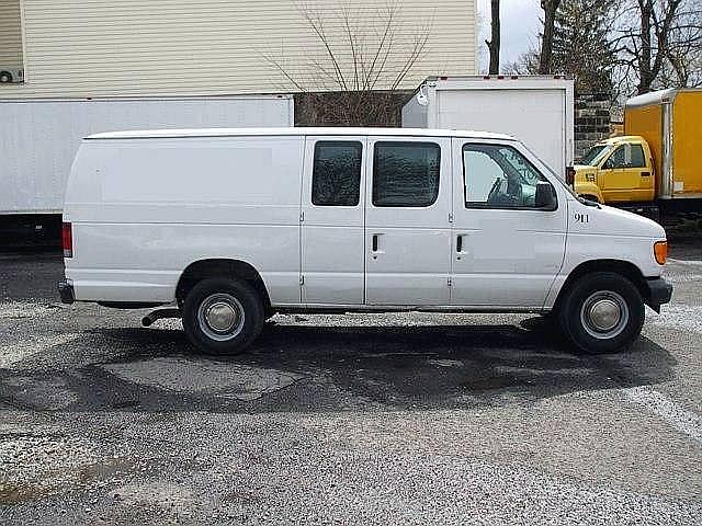 2003 FORD E350 Clifton New Jersey Photo #0131119A