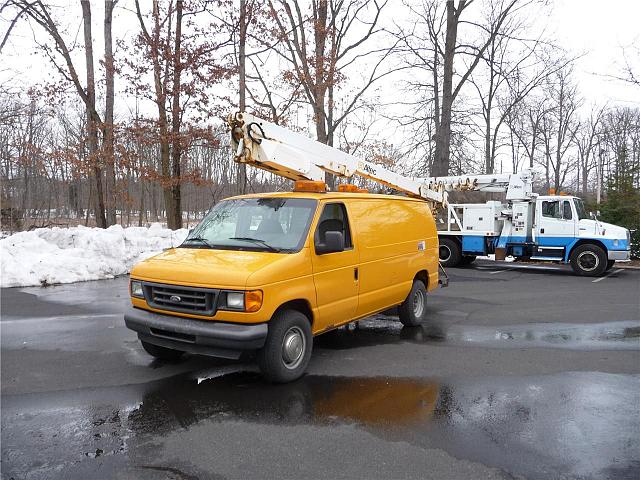 2003 FORD E350 Hatfield Pennsylvania Photo #0131222A