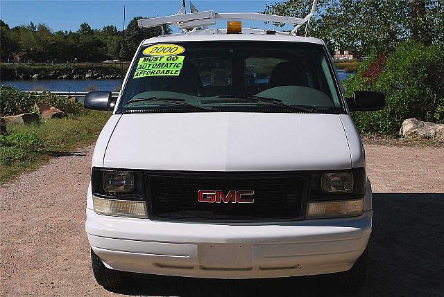 2000 GMC SAFARI Branford Connecticut Photo #0131550A