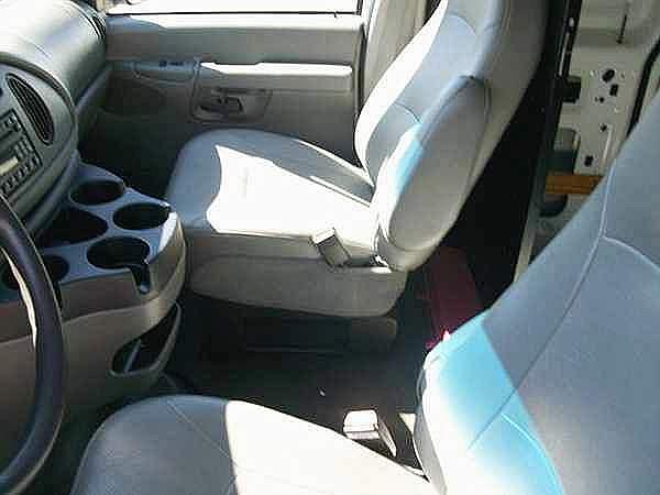 2006 FORD E350 Montebello California Photo #0132449A