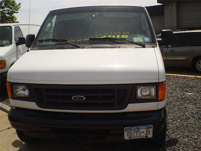 2004 FORD E350 Farmingdale New York Photo #0132613A