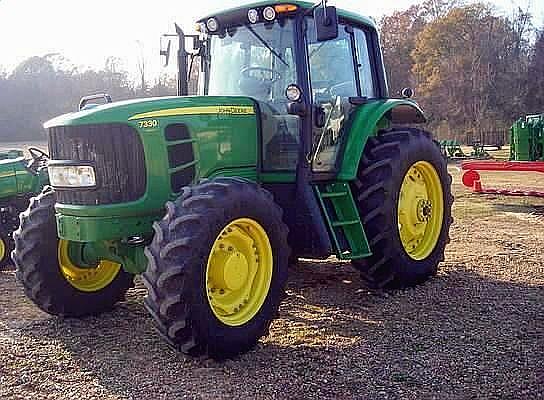 2010 John Deere 2010 JOHN DEERE 7330 Albion Iowa 50005 Photo #0132641A