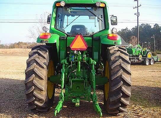 2010 John Deere 2010 JOHN DEERE 7330 Albion Iowa 50005 Photo #0132641A