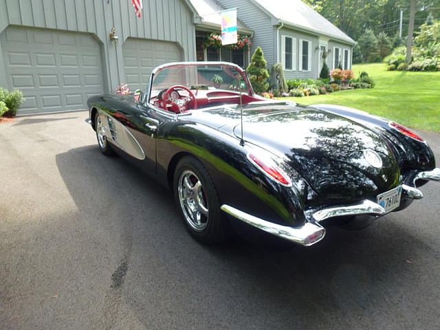 1960 Chevrolet Corvette Photo #0134542A