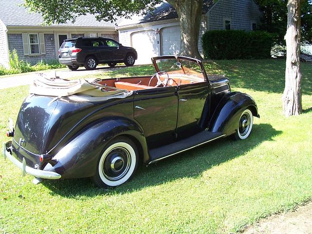 1937 Ford Photo #0135219A