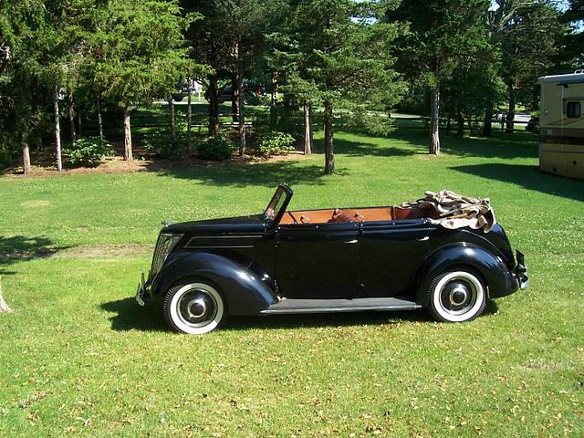 1937 Ford Photo #0135219A