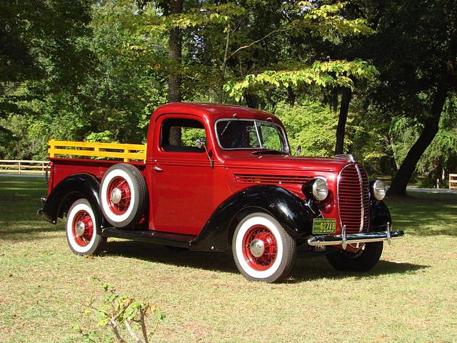 1939 Ford Photo #0135229A