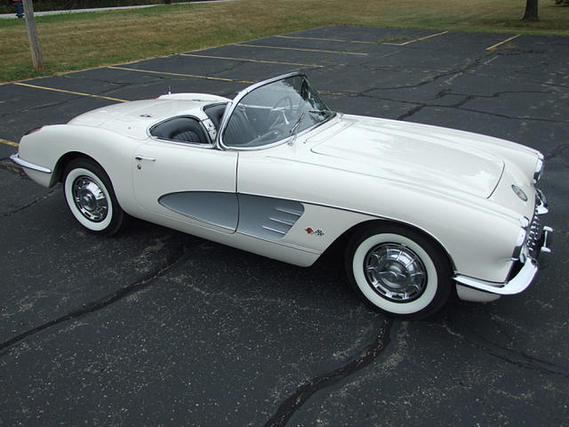 1960 Chevrolet Corvette Photo #0137416A