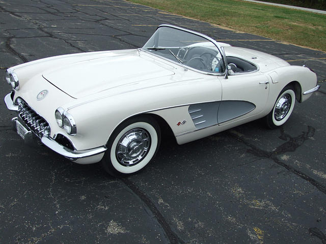 1960 Chevrolet Corvette Photo #0137416A