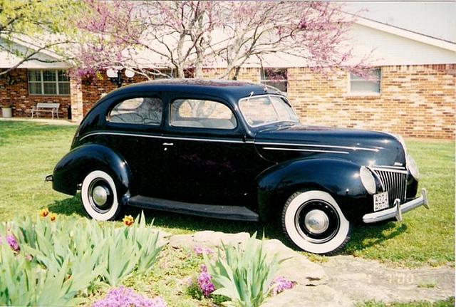 1939 Ford Deluxe Photo #0137904A