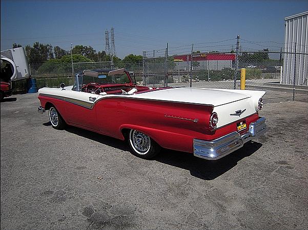 1957 Ford Skyliner California Photo #0139349A