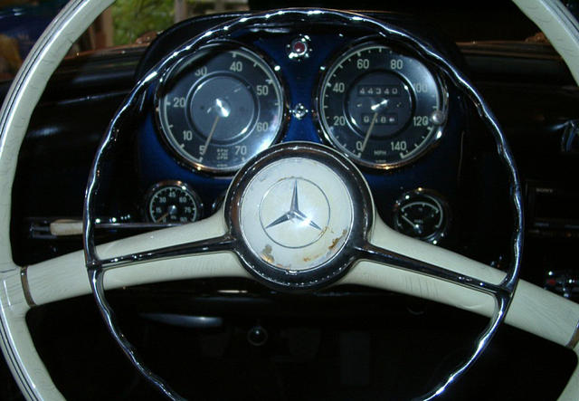 1961 Mercedes-Benz 190SL Photo #0140099A